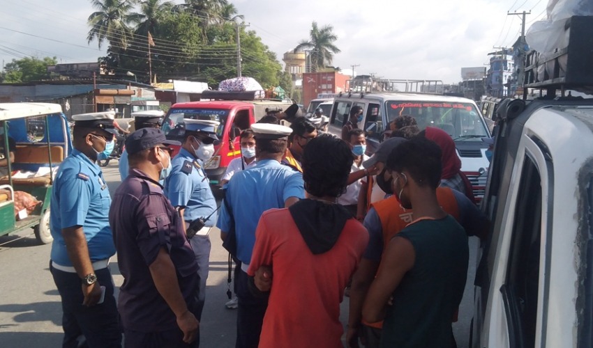 सवारीसाधनमा भाडादर नटाँसे कारवाही