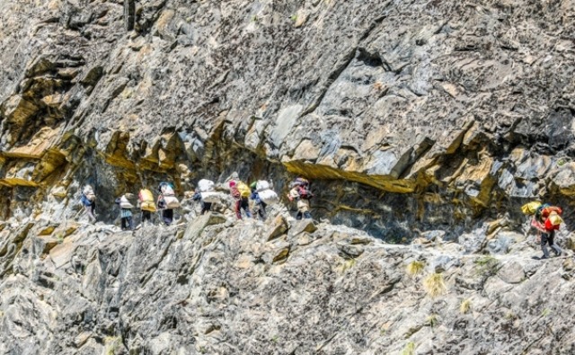 प्रकृतिकै नाकाबन्दीमा डोल्पा