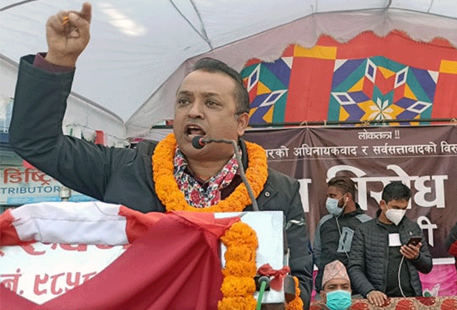 भ्रष्टाचारी खोज्न कहीँ जानुपर्दैन, बालुवाटार गए पुग्छ : गगन थापा