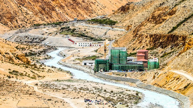 हिल्सा नाकाबाट सामग्री ढुवानी सुरु