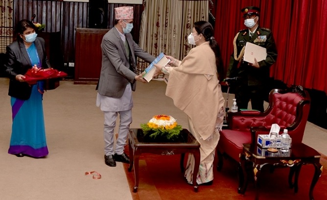 अख्तियारले राष्ट्रपति समक्ष पेस गर्‍यो वार्षिक प्रतिवेदन