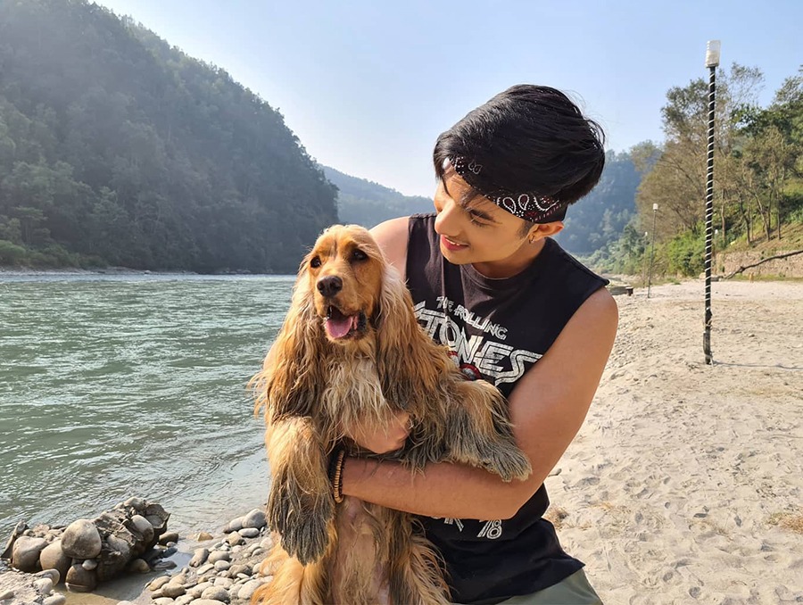 ‘ए मेरो हजुर ४’मा ३ फरक गेटअपमा अनमोल