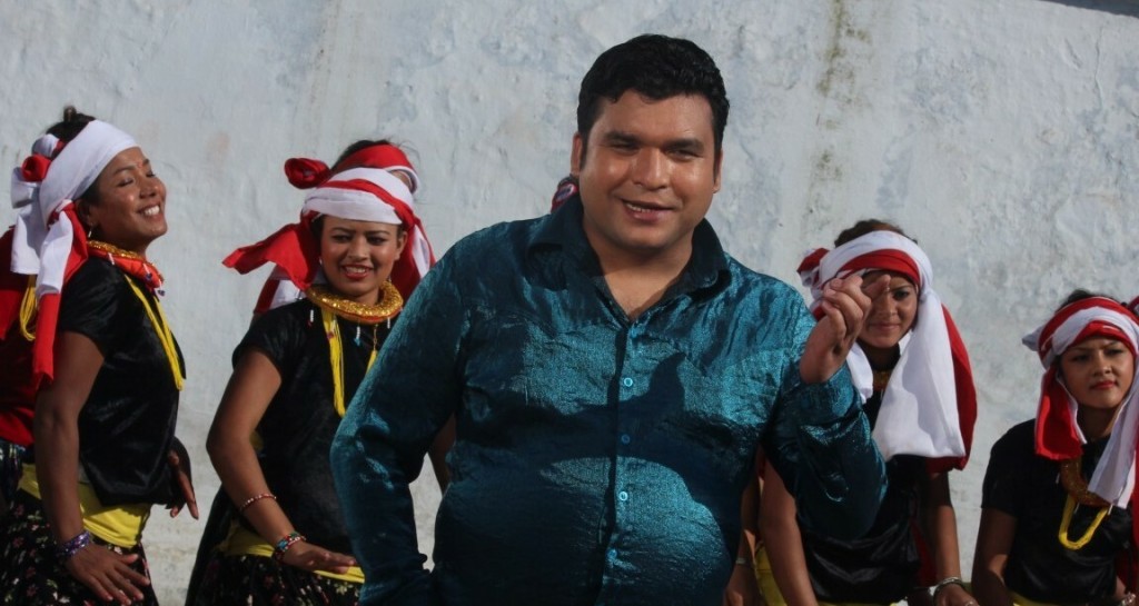 विनोद बाजुरालीको स्वरमा देउडागीत बजारमा(भिडियोसहित)