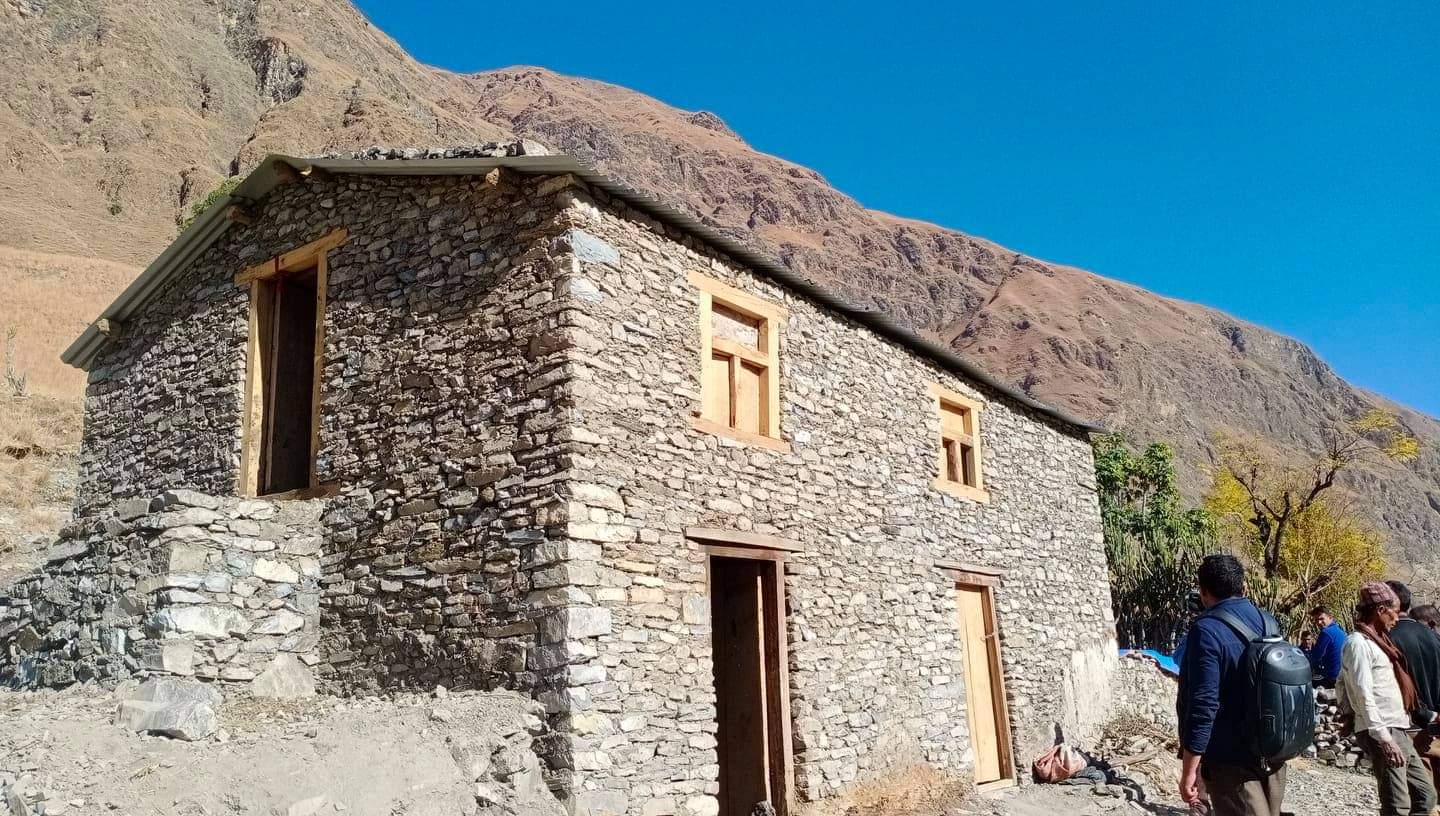 बडीमालिका खबरको अभियानले बुढिन्नदाका धनबहादुरकाे घर बन्याे