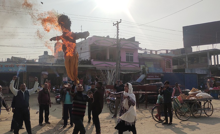 प्रधानमन्त्री ओलीको पुत्ला दहन