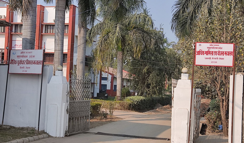 बजेट नपाउँदा सुदूरपश्चिमका झण्डै २ अर्बका योजनाको काम प्रभावित