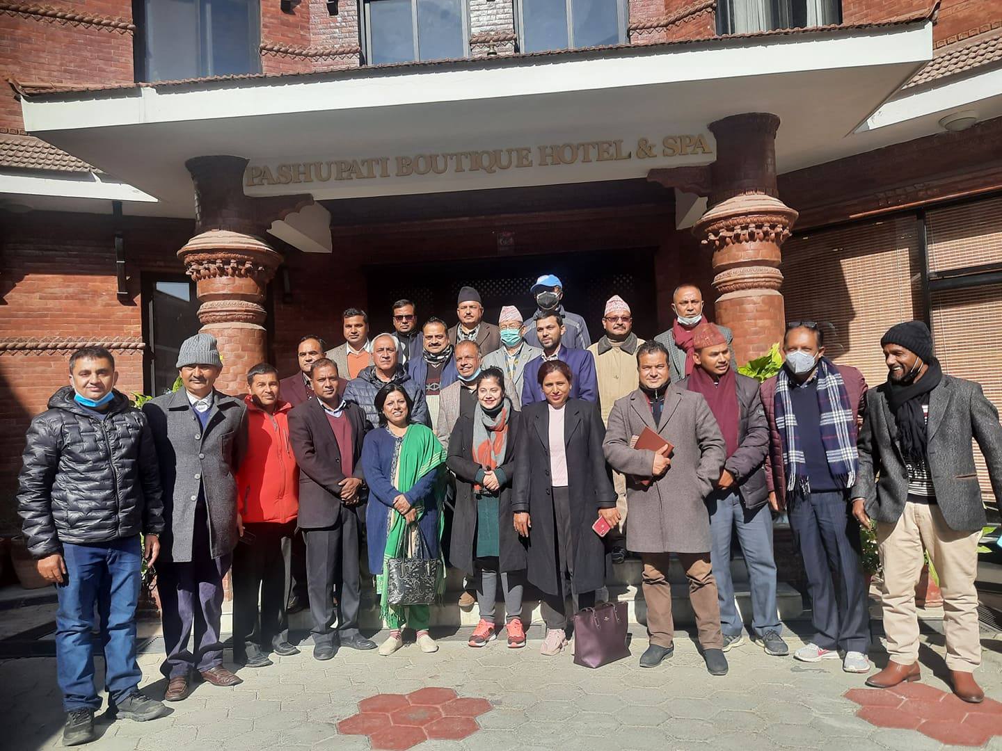 नेविसंघले संसद विघटनविरुद्ध उल्टो हिँडेर विरोध प्रदर्शन गर्ने