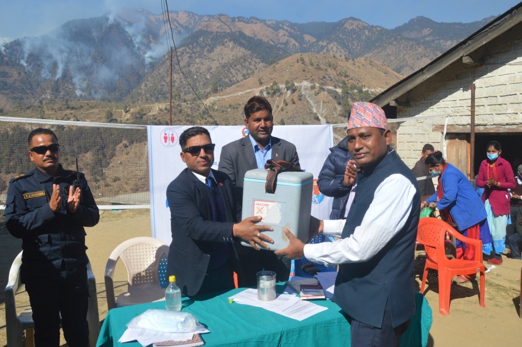 बाजुरामा पनि आजबाट कोरोना विरुद्धको खोप लगाउन सुरु