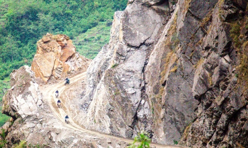 २८३ स्थानीय तहका केन्द्रसम्म छैनन् पक्की सडक