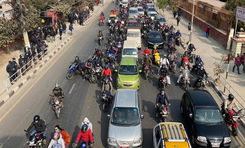 प्रचण्ड–माधव समूहको विरोधसभा ‘टी’ आकारमा, ट्राफिक व्यवस्थापन अस्तव्यस्त