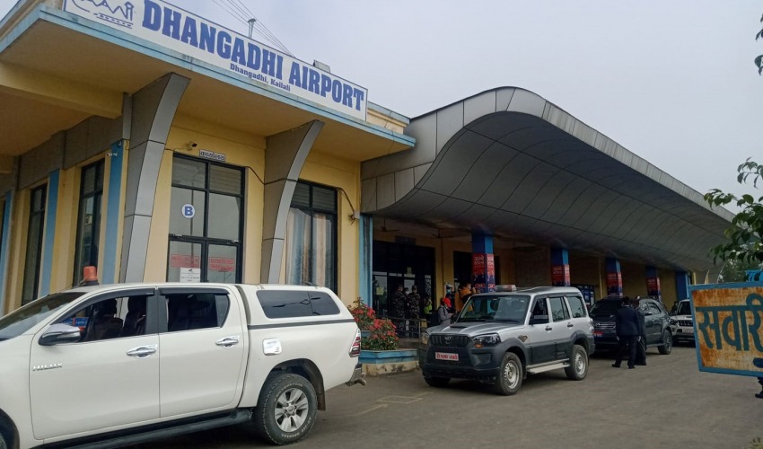 प्रधानमन्त्री ओली धनगढीमा, स्वागतमा गएनन् सुदूरपश्चिम सरकारका मुख्यमन्त्री