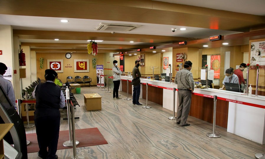 आजदेखि बैंक तथा वित्तीय संस्थाहरु खुले