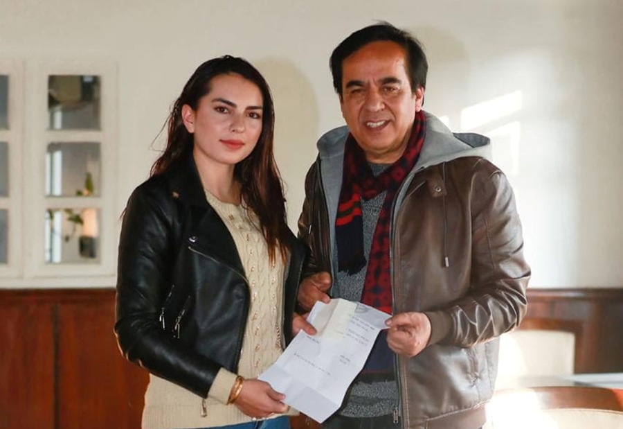 एलिजाले साइन गरिन् दीपक श्रेष्ठको फिल्म