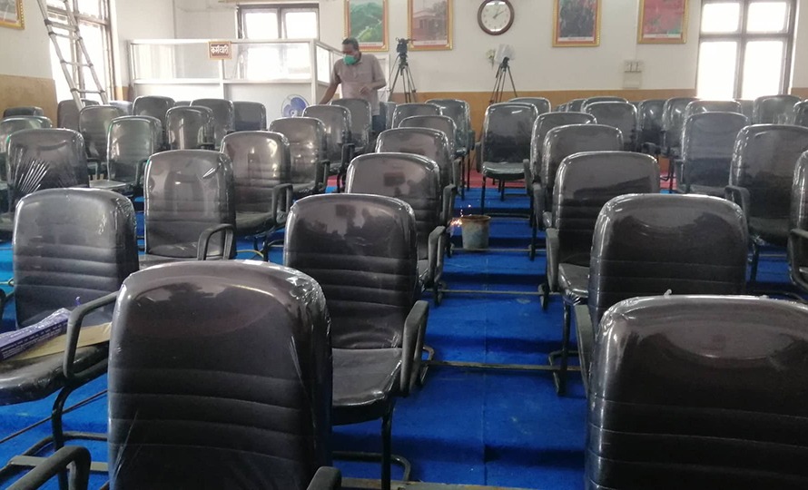 झिक्न नमिल्ने गरी जोडियो प्रदेशसभाका कुर्सीहरु