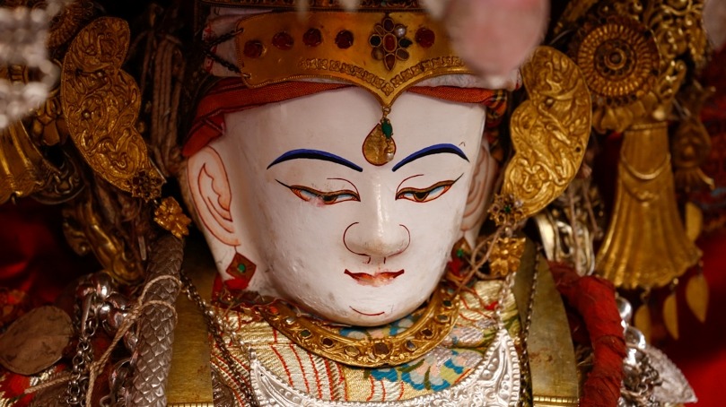 सेतो मत्स्येन्द्रनाथलाई महास्नान गराइँदै