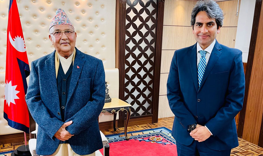 प्रधानमन्त्रीले जसलाई स्वागत गरे उसैले सगरमाथामा भारतको दाबी गरे