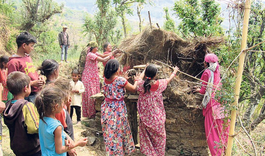 छाउगोठबाट निस्किएर अघि बढ्दै सुदूरका महिला