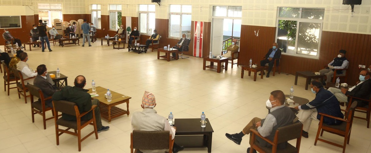 पार्टीकाे धारणा बनाउँन बुढानिलक‌ण्ठमा  देउबाले डाके कांग्रेसका शीर्ष नेताहरू