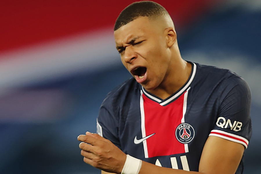 पीएसजी घरेलु मैदानमै पराजित