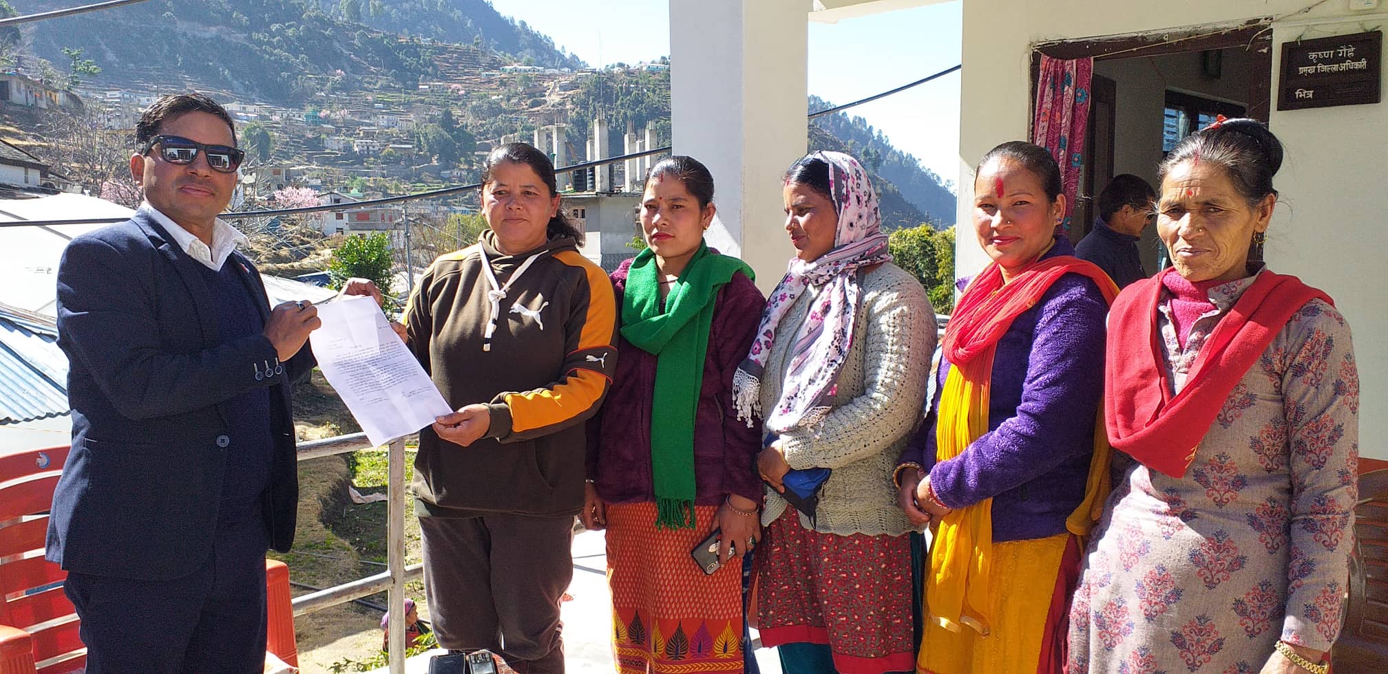 अनेमसंघ बाजुरा संघर्ष समितिद्धारा प्रधानमन्त्रीलाई ज्ञापनपत्र