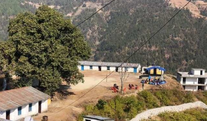 भाइरल ज्वरोको प्रकोपपछि अछामको एक विद्यालय ५ दिनका लागि बन्द