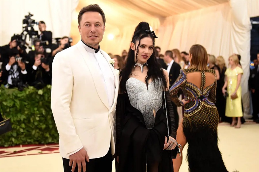 २० मिनेटमै बिक्यो एलन मस्ककी प्रेमिका डिजिटल कलाकृति, मूल्य ६८ करोड