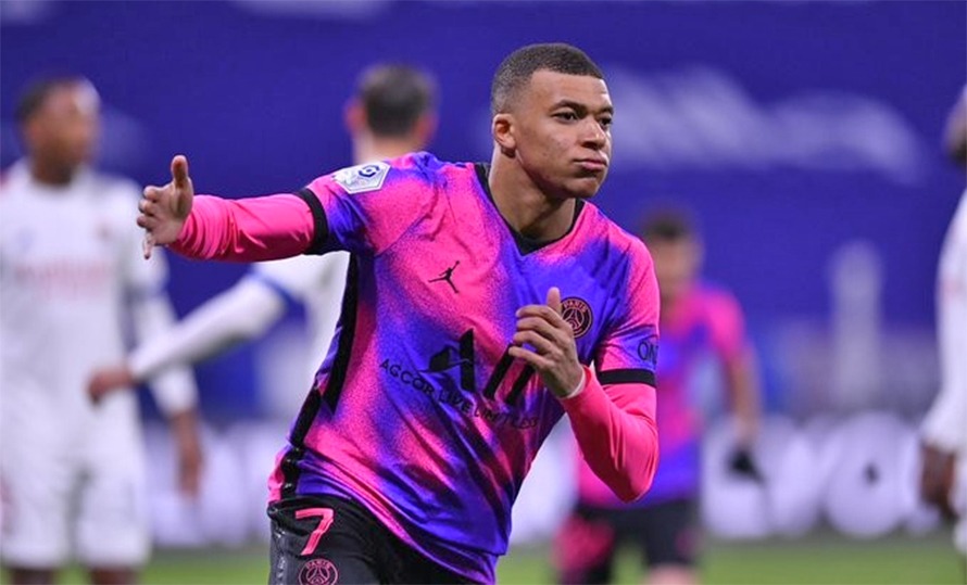 एमबाप्पेको दुई गोल, पीएसजी शीर्ष स्थानमा उक्लियो