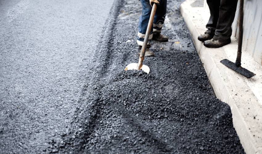 डोटीमा गाउँपालिका केन्द्रसम्म सडक कालोपत्र हुने भएपछि खुशी