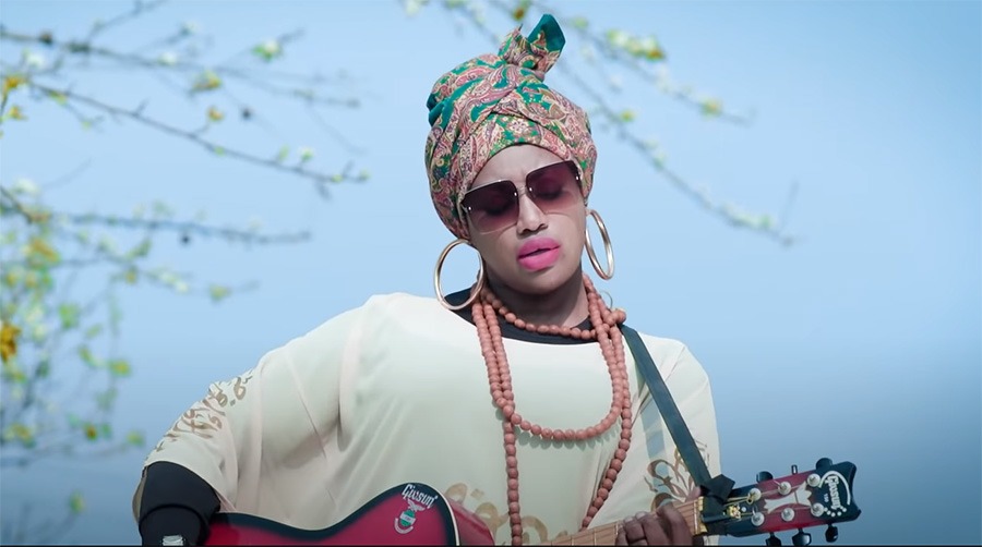 युगान्डाकी गायिकाले गाइन चर्चित गीत  ‘फूलबुट्टे सारी’ (भिडियो)