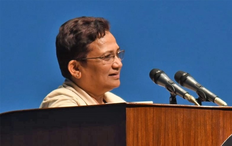 ओलीलाई पम्फा भुसालको प्रश्न : अझै जिताहा शासकजस्तो हिँड्न मिल्छ ?