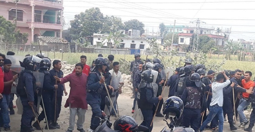 केपी ओली र माधव नेपाल पक्षबीच झडप