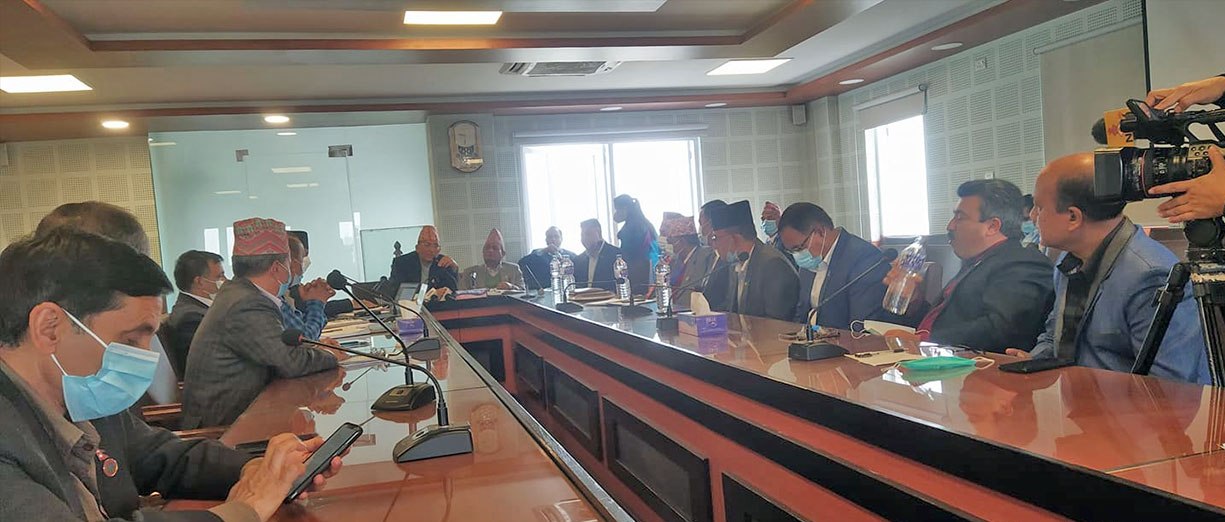 तत्काल विद्यालय बन्द नगर्न सरकारलाई सुझाव