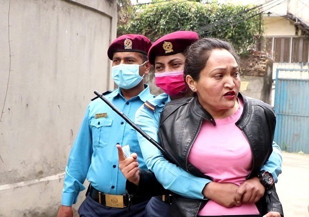 मुख्यमन्त्री राईविरुद्ध अपशब्द बोलेको अभियोगमा बालिका खड्का पक्राउ