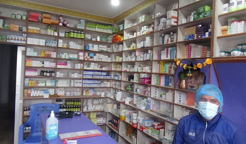 सुदूरपश्चिम प्रदेशमा कोभिडका बिरामीलाई आवश्यक पर्ने औषधि पाउन समस्या