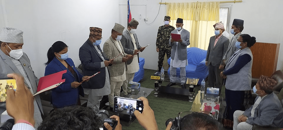 सुदूरपश्चिम : एमालेका मन्त्रीले २४ घण्टामा बुझाएनन् स्पष्टीकरण, अब के गर्छन् थापा ?