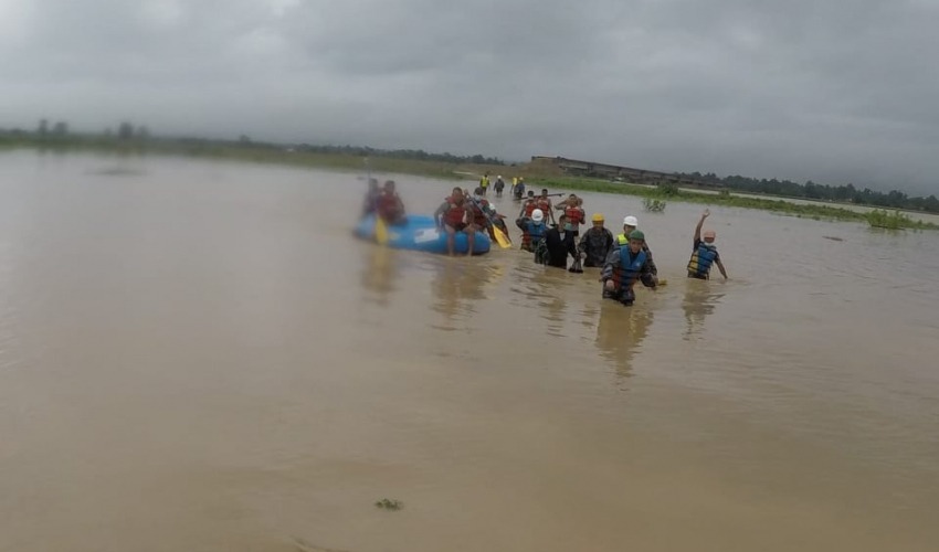 १९ घण्टादेखि टापुमा फसेका व्यक्तिको उद्धार