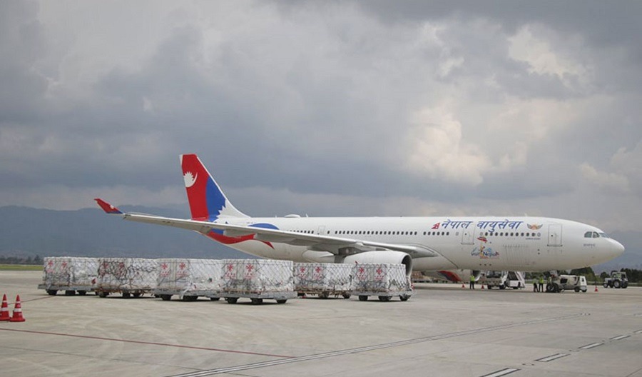 चीनले अनुदानमा दिएको ८ लाख डोज खोप काठमाडौँ आइपुग्यो