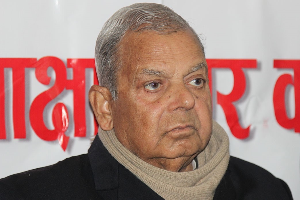 महन्थ ठाकुर पनि दल दर्ता गर्न निर्वाचन आयोगमा