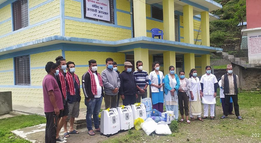 राष्ट्रिय आविष्कार केन्द्रद्धारा टाँटे स्वास्थ्य चौकीलाई स्वास्थ्य सामाग्री सहयोग