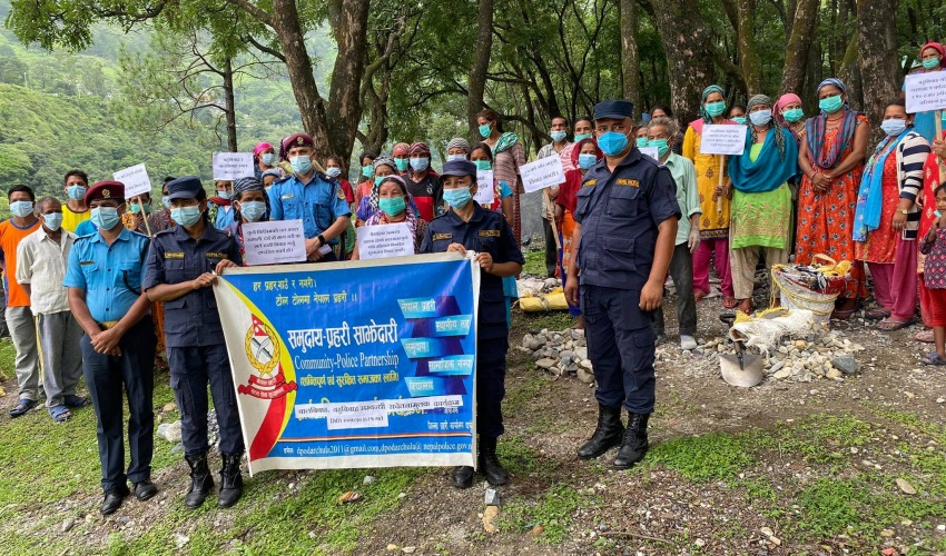 दार्चुला प्रहरी बाढी–पहिरोबाट जोगिन सचेतना फैलाउँदै