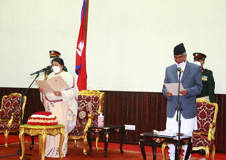 शपथमा किचलो र देउवाको अडान