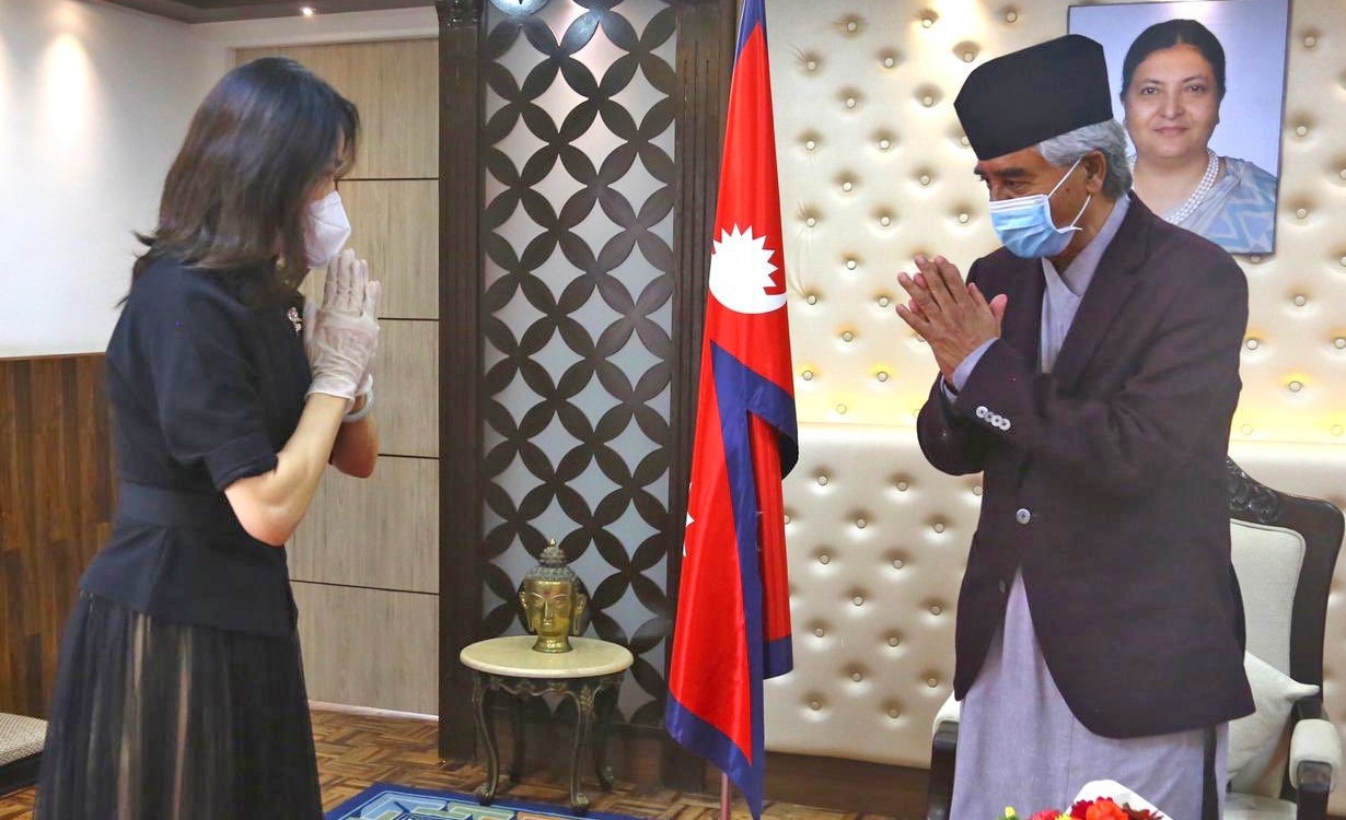 चिनियाँ राजदूत होउ यान्छीले प्रधानमन्त्री देउवालाई भेटेर दिइन् बधाई