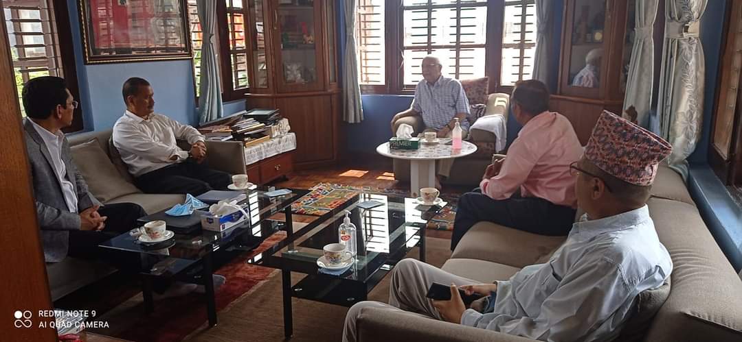 विप्लवले भेटे ओलीलाई, अब प्रधानमन्त्री देउवालाई भेट्दै