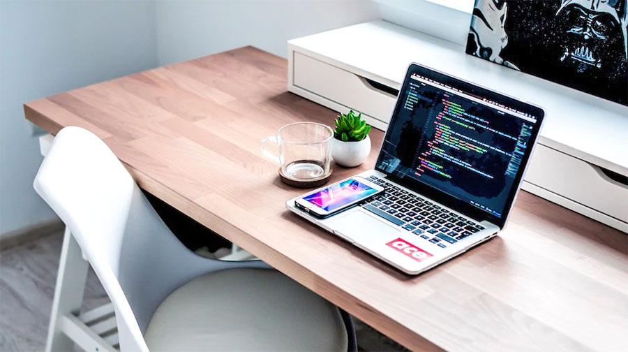 ल्यापटप किन्दै हुनुहुन्छ ? यी चार कुरामा ध्यान दिनुहोस्