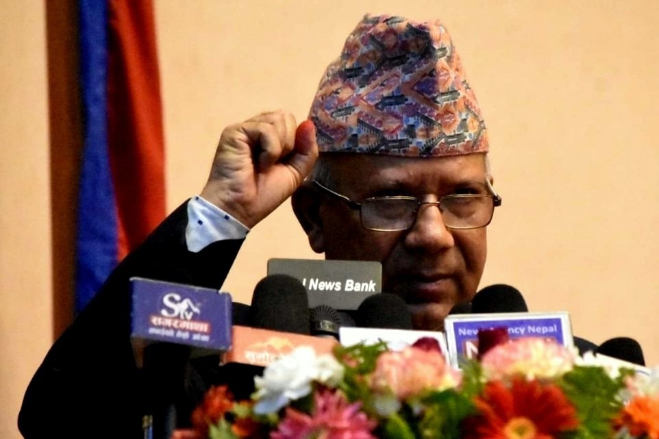 माधव नेपालको घर घेर्ने ओली पक्षका युवाको तयारी, सुरक्षा बढाइयो