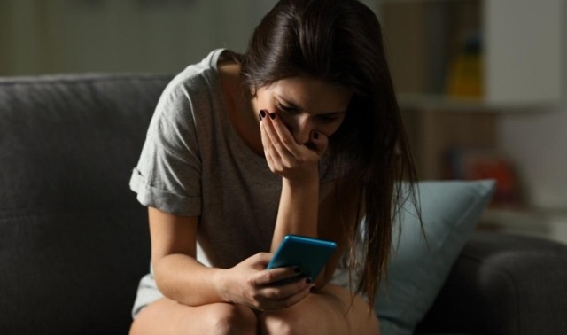 रिभेन्ज पोर्न : यौन हिंसाको नयाँ रुप, महिलाहरु जोखिममा