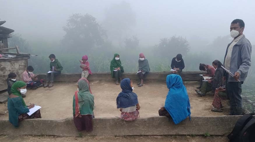 हिमाली जिल्लाका अधिकांश विद्यार्थीले पाएनन् पाठ्यपुस्तक