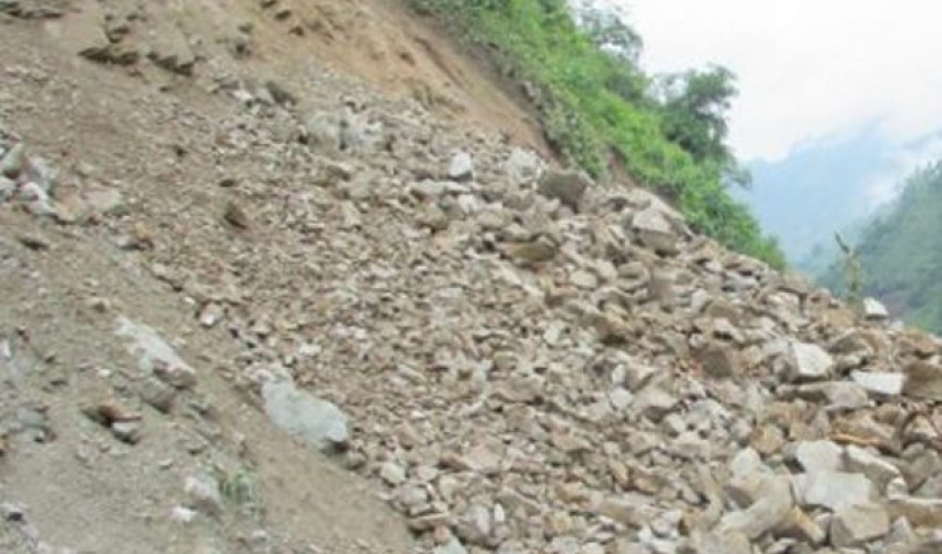 मार्तडी-काेल्टी सडक अवरूद्व