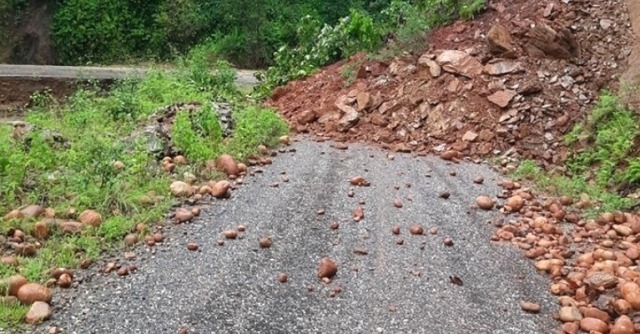 धादिङको जवाङ खोलामा पहिरो, मुग्लिन–काठमाडौं सडक बन्द