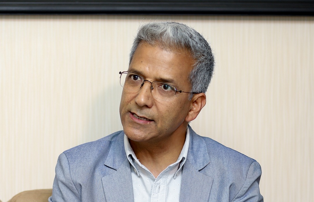 रवीन्द्र मिश्रको प्रस्ताव : संघीयता खारेज गरौं, धर्मनिरपेक्षताबारे जनमत संग्रह